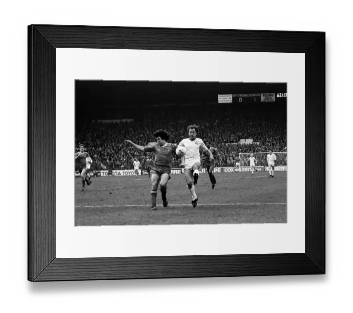 Framed Print : English League Division One match at Elland Road. Leeds United 1 v Nottingham Forest 1 Framed Print : English League Division One match at Elland Road. Leeds United 1 v Nottingham Forest 1