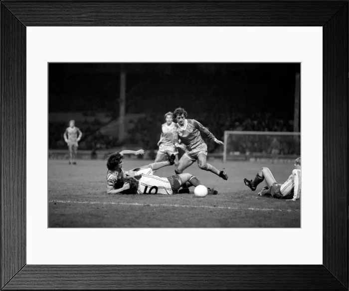 Framed Print : English League Division One match. Manchester City 2 v Sunderland 3 Framed Print : English League Division One match. Manchester City 2 v Sunderland 3