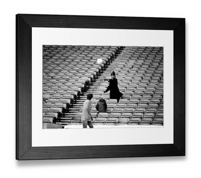 Framed Print : English League Division One match. Manchester City 2 v Sunderland 3
