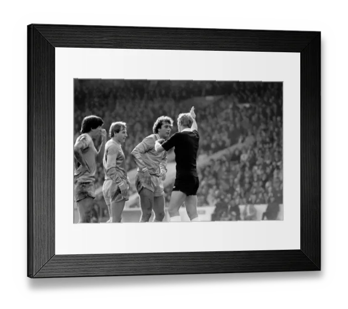Framed Print : English League Division One match at Maine Road. Manchester City 1 v Everton 1