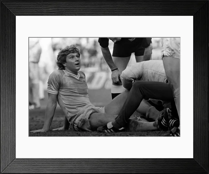 Framed Print : English League Division One match at Maine Road. Manchester City 1 v Everton 1 Framed Print : English League Division One match at Maine Road. Manchester City 1 v Everton 1