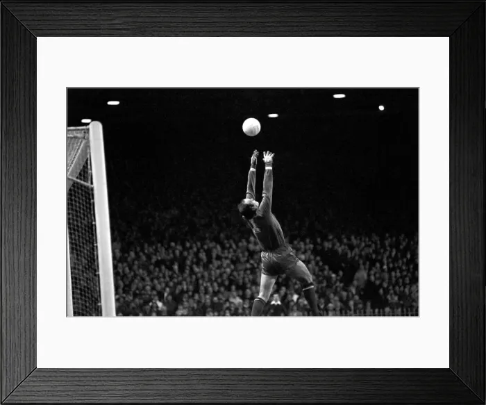 Framed Print : English League Division One match. Manchester City 2 v Sunderland 3