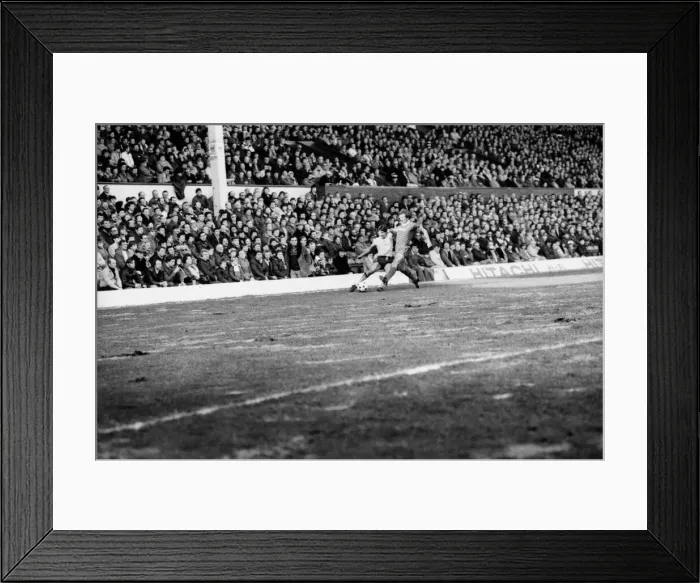 Framed Print : English League Division One match at Anfield. Liverpool 1 v Sunderland 0 Framed Print : English League Division One match at Anfield. Liverpool 1 v Sunderland 0