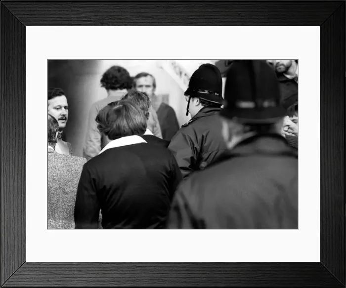 Framed Print : English League Division One match at Maine Road. Manchester City 1 v Everton 1 Framed Print : English League Division One match at Maine Road. Manchester City 1 v Everton 1