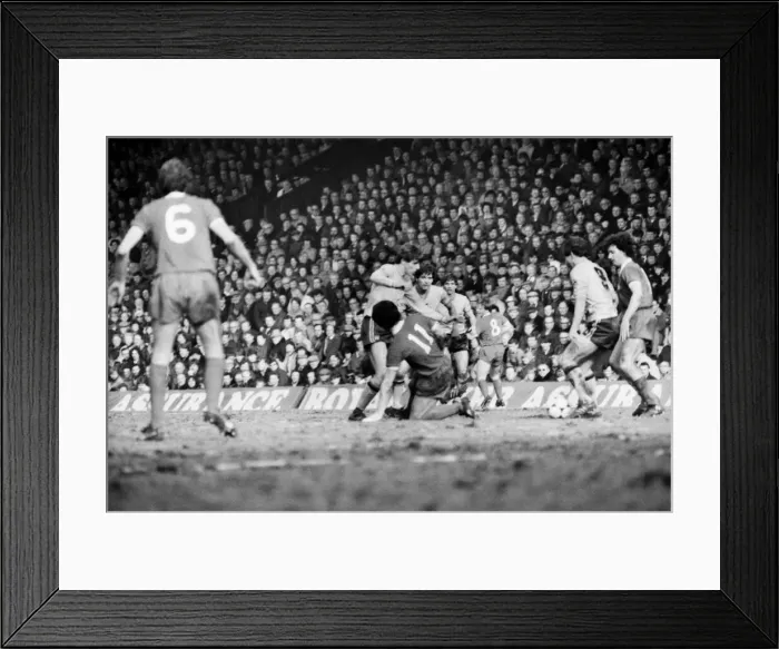 Framed Print : English League Division One match at Anfield. Liverpool 1 v Sunderland 0 Framed Print : English League Division One match at Anfield. Liverpool 1 v Sunderland 0