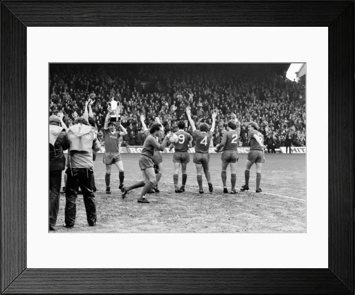 Framed Print : English League Division One match at Anfield. Liverpool 1 v Sunderland 0