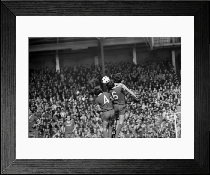 Framed Print : English League Division One match at Anfield. Liverpool 1 v Sunderland 0 Framed Print : English League Division One match at Anfield. Liverpool 1 v Sunderland 0