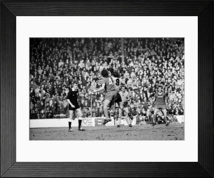 Framed Print : English League Division One match at Anfield. Liverpool 1 v Sunderland 0 Framed Print : English League Division One match at Anfield. Liverpool 1 v Sunderland 0