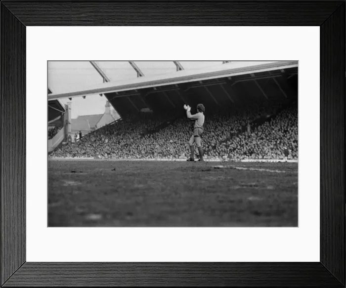Framed Print : English League Division One match at Anfield. Liverpool 1 v Sunderland 0 Framed Print : English League Division One match at Anfield. Liverpool 1 v Sunderland 0