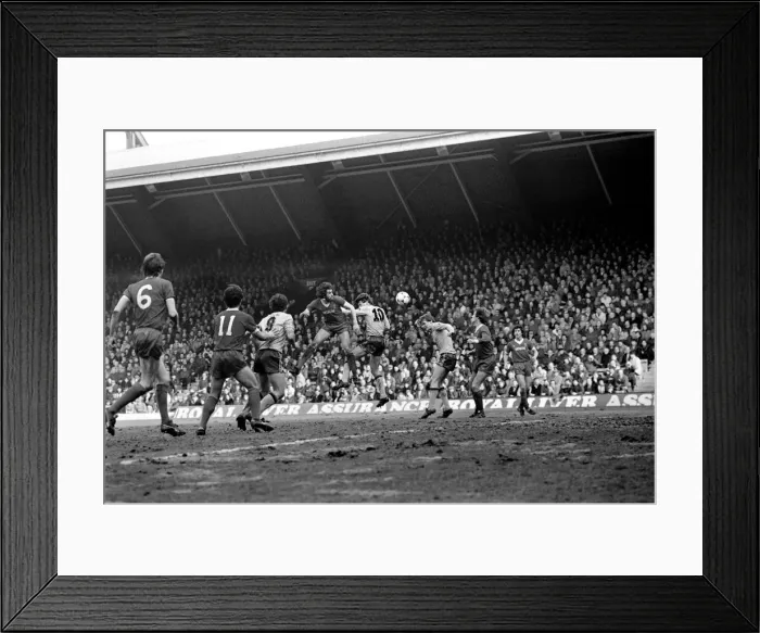 Framed Print : English League Division One match at Anfield. Liverpool 1 v Sunderland 0 Framed Print : English League Division One match at Anfield. Liverpool 1 v Sunderland 0