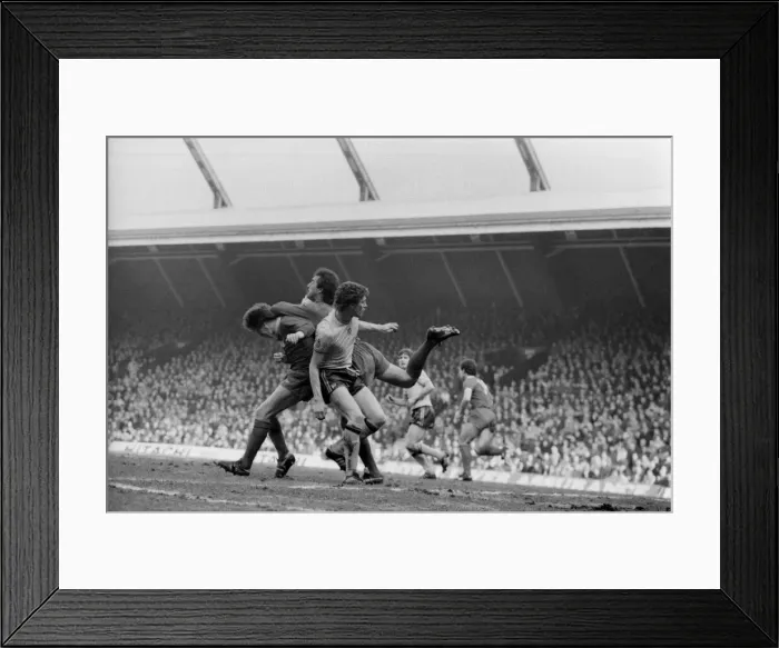 Framed Print : English League Division One match at Anfield. Liverpool 1 v Sunderland 0