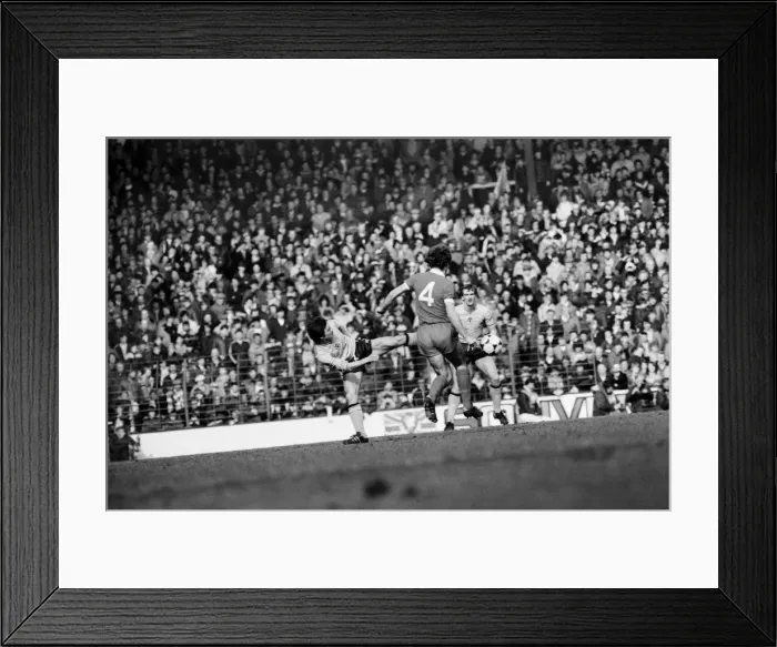 Framed Print : English League Division One match at Anfield. Liverpool 1 v Sunderland 0