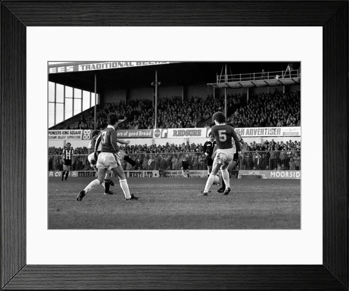 Framed Print : Oldham 3 v. Newcastle United 1. Division 2 Football October 1981 MF04-13-002
