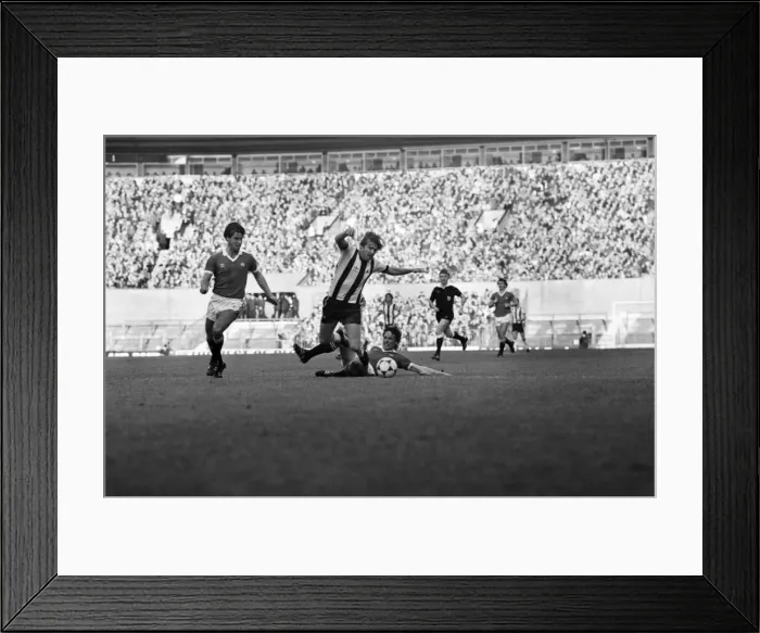 Framed Print : Manchester United 2 v. Notts. County 1. Division 1 Football. October 1981 MF04-12-097 Framed Print : Manchester United 2 v. Notts. County 1. Division 1 Football. October 1981 MF04-12-097