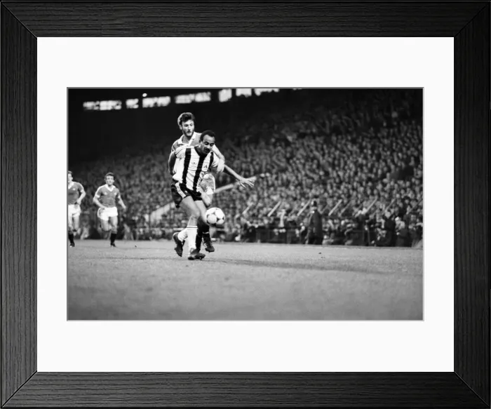 Framed Print : Manchester United 2 v. Notts. County 1. Division 1 Football. October 1981 MF04-12-101 Framed Print : Manchester United 2 v. Notts. County 1. Division 1 Football. October 1981 MF04-12-101