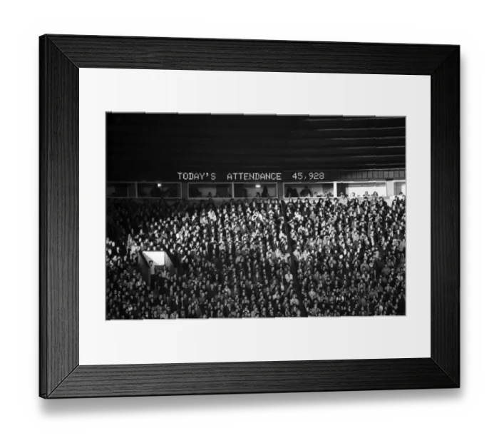 Framed Print : Manchester United 2 v. Notts. County 1. Division 1 Football. October 1981 MF04-12-089 Framed Print : Manchester United 2 v. Notts. County 1. Division 1 Football. October 1981 MF04-12-089