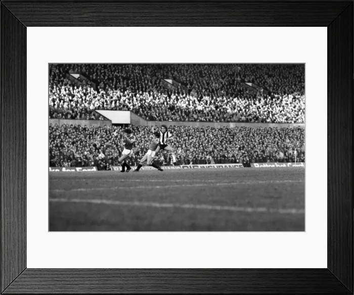 Framed Print : Manchester United 2 v. Notts. County 1. Division 1 Football. October 1981 MF04-12-074 Framed Print : Manchester United 2 v. Notts. County 1. Division 1 Football. October 1981 MF04-12-074