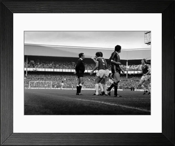 Framed Print : Everton 0 v Manchester City 1. Division 1 Football October 1981 MF04-11-060 Framed Print : Everton 0 v Manchester City 1. Division 1 Football October 1981 MF04-11-060