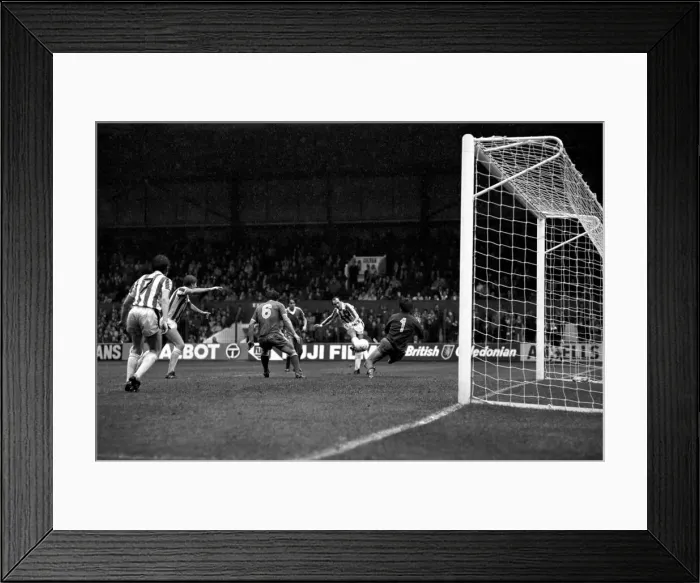 Framed Print : Stoke 1 v. Birmingham 0. Division 1 Football City. October 1981 MF04-10-009 Framed Print : Stoke 1 v. Birmingham 0. Division 1 Football City. October 1981 MF04-10-009