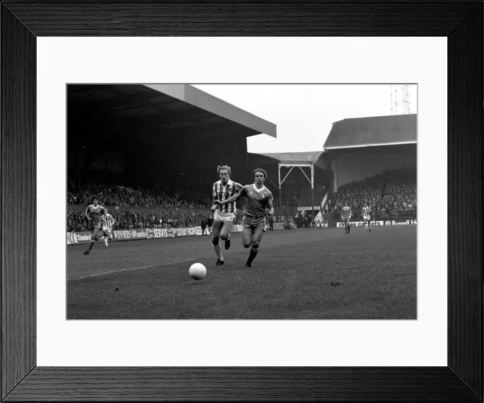 Framed Print : Stoke 1 v. Birmingham 0. Division 1 Football City. October 1981 MF04-10-041