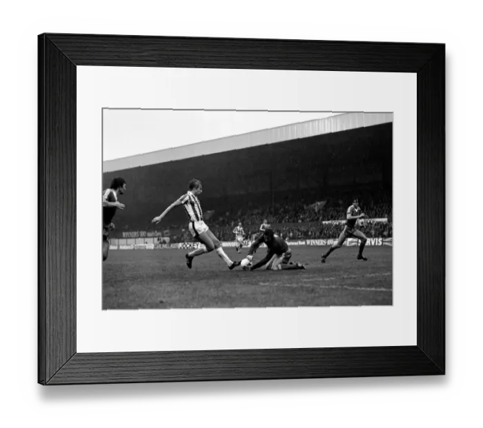 Framed Print : Stoke 1 v. Birmingham 0. Division 1 Football City. October 1981 MF04-10-021 Framed Print : Stoke 1 v. Birmingham 0. Division 1 Football City. October 1981 MF04-10-021