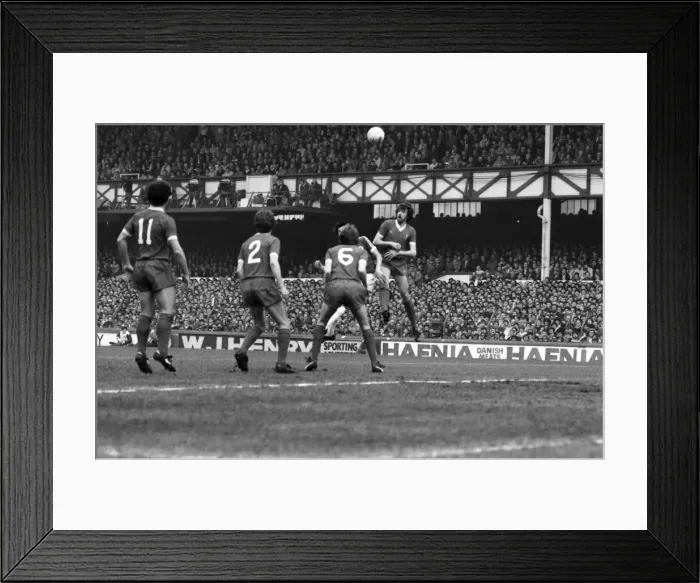 Framed Print : English League Division One match at Goodison Park. Everton 1 v Liverpool 3 Framed Print : English League Division One match at Goodison Park. Everton 1 v Liverpool 3