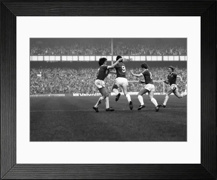 Framed Print : English League Division One match at Goodison Park. Everton 1 v Liverpool 3 Framed Print : English League Division One match at Goodison Park. Everton 1 v Liverpool 3
