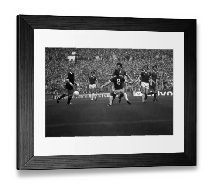 Framed Print : English League Division One match at Goodison Park. Everton 1 v Liverpool 3 Framed Print : English League Division One match at Goodison Park. Everton 1 v Liverpool 3