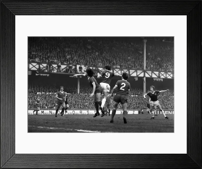 Framed Print : English League Division One match at Goodison Park. Everton 1 v Liverpool 3 Framed Print : English League Division One match at Goodison Park. Everton 1 v Liverpool 3
