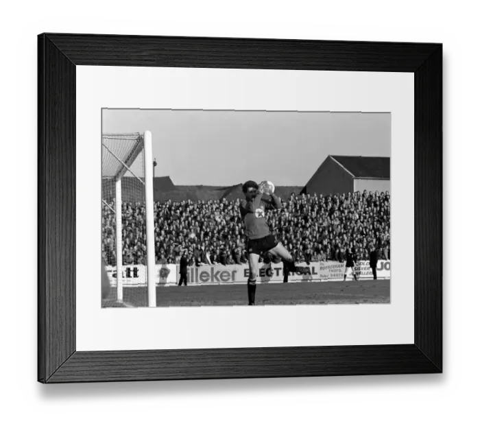 Framed Print : English League Division Two Match. Rotherham United 0 v Newcastle United 0
