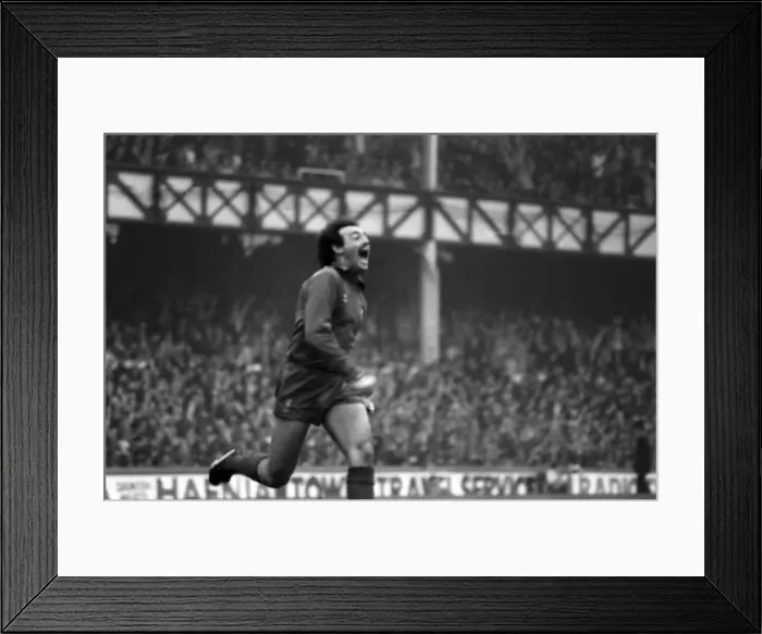 Framed Print : English League Division One match at Goodison Park. Everton 1 v Liverpool 3