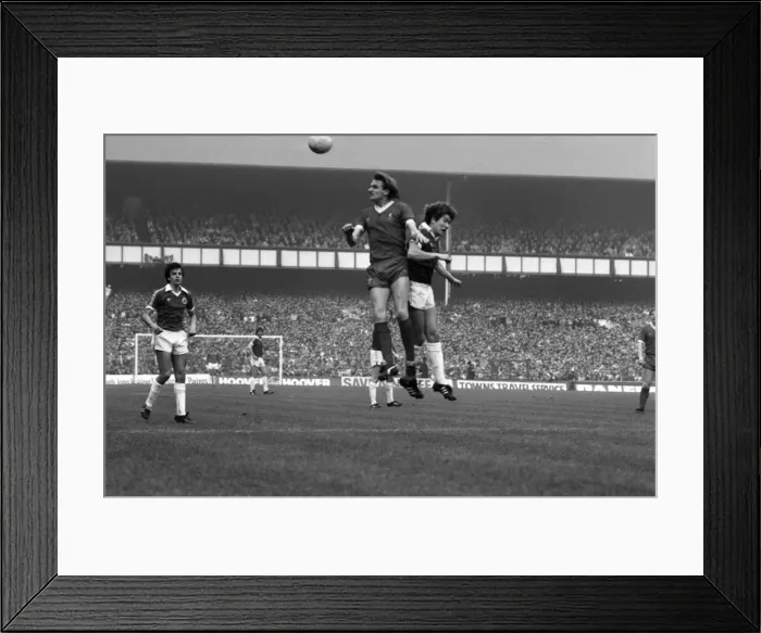 Framed Print : English League Division One match at Goodison Park. Everton 1 v Liverpool 3 Framed Print : English League Division One match at Goodison Park. Everton 1 v Liverpool 3