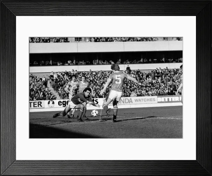 Framed Print : English League Division One matc at City Ground. Nottingham Forest 1 v Manchester City 1 Framed Print : English League Division One matc at City Ground. Nottingham Forest 1 v Manchester City 1