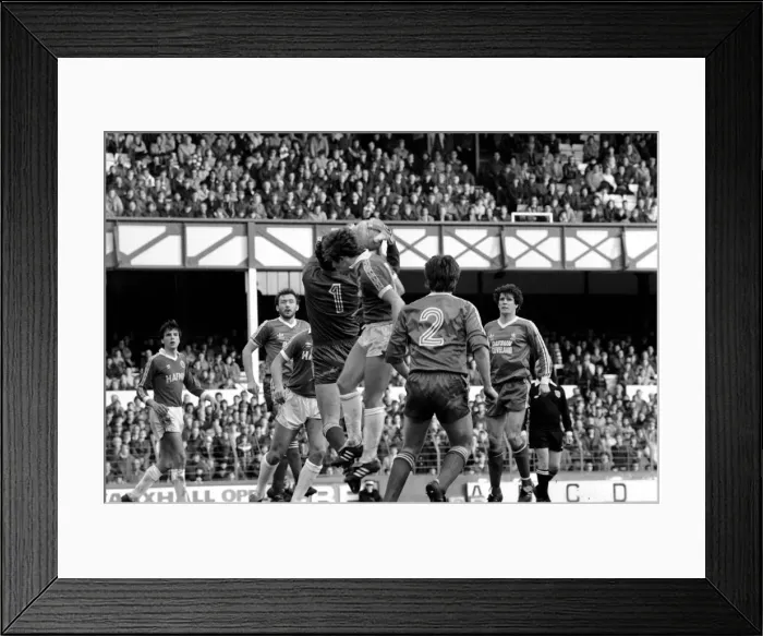 Framed Print : English League Division One match at Goodison Park. Everton 2 v Middlesbrough 0 Framed Print : English League Division One match at Goodison Park. Everton 2 v Middlesbrough 0