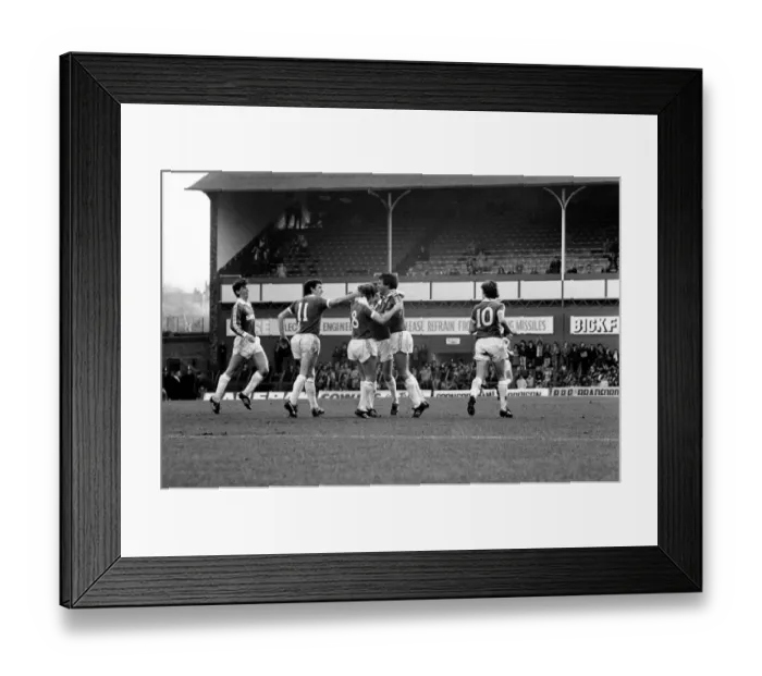 Framed Print : English League Division One match at Goodison Park. Everton 2 v Middlesbrough 0 Framed Print : English League Division One match at Goodison Park. Everton 2 v Middlesbrough 0