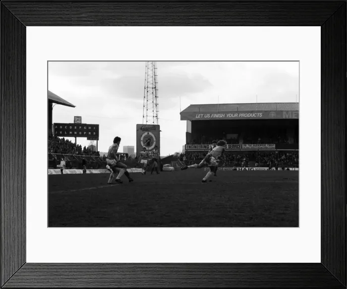 Framed Print : English League Division One match. Birmingham City 2 v Stoke City 1 Framed Print : English League Division One match. Birmingham City 2 v Stoke City 1