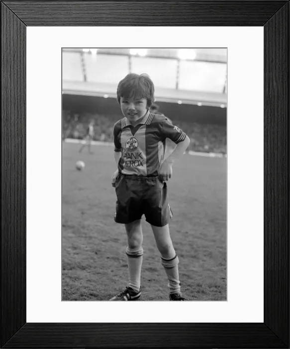 Framed Print : English League Division One match at Anfield. Liverpool 0 v Southampton 1 Framed Print : English League Division One match at Anfield. Liverpool 0 v Southampton 1
