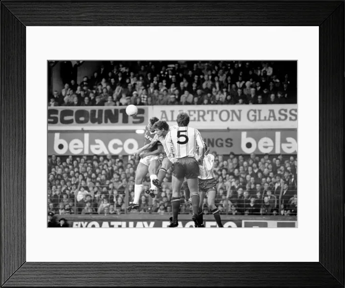 Framed Print : English League Division One match at Goodison Park. Everton 1 v Sunderland 2