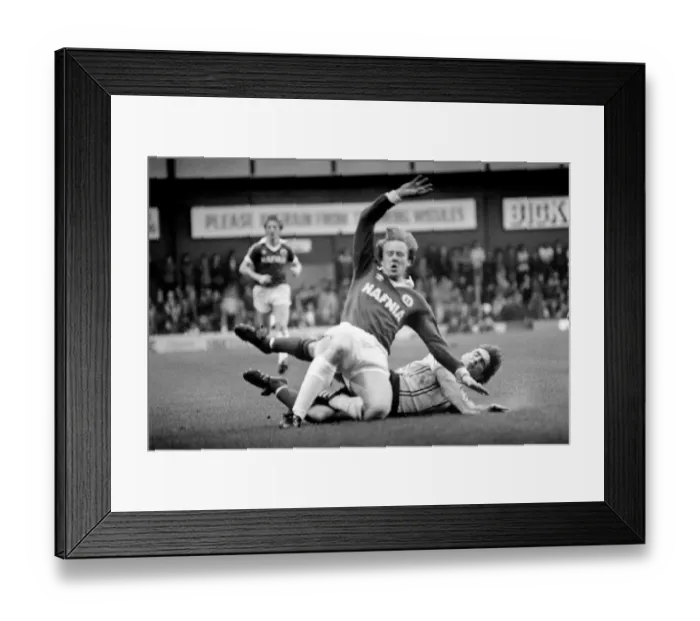 Framed Print : English League Division One match at Goodison Park. Everton 1 v Sunderland 2 Framed Print : English League Division One match at Goodison Park. Everton 1 v Sunderland 2