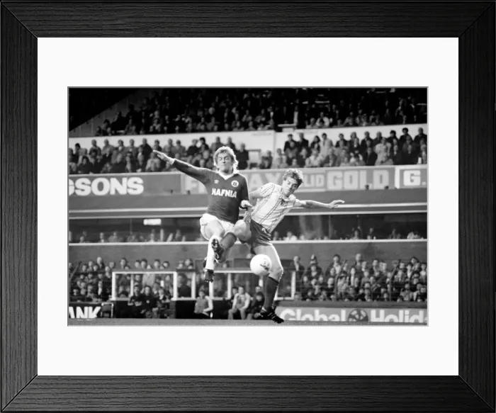 Framed Print : English League Division One match at Goodison Park. Everton 1 v Sunderland 2 Framed Print : English League Division One match at Goodison Park. Everton 1 v Sunderland 2