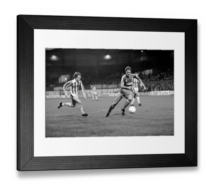 Framed Print : English League Division One match. Stoke City 2 v Ipswich Town 0 Framed Print : English League Division One match. Stoke City 2 v Ipswich Town 0