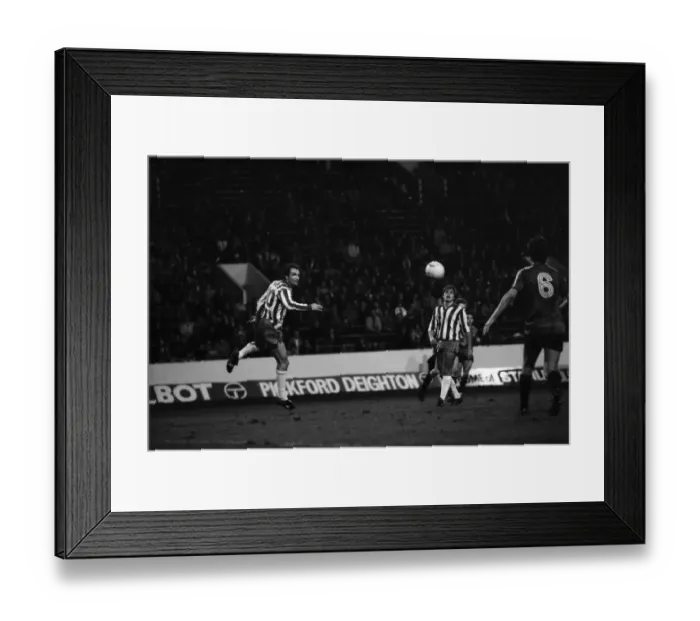 Framed Print : English League Division Two match. Sheffield Wednesday 1 v Queens Park Rangers 3 Framed Print : English League Division Two match. Sheffield Wednesday 1 v Queens Park Rangers 3