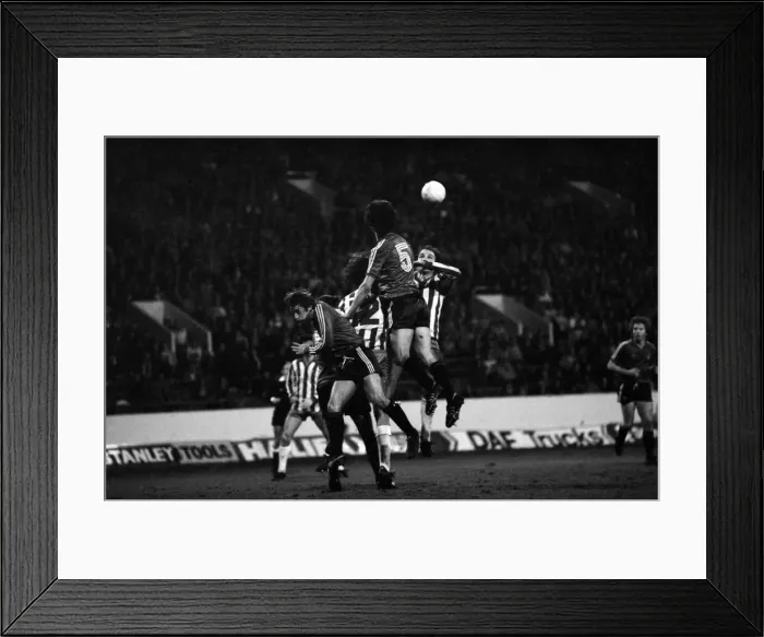 Framed Print : English League Division Two match. Sheffield Wednesday 1 v Queens Park Rangers 3