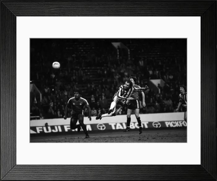 Framed Print : English League Division Two match. Sheffield Wednesday 1 v Queens Park Rangers 3