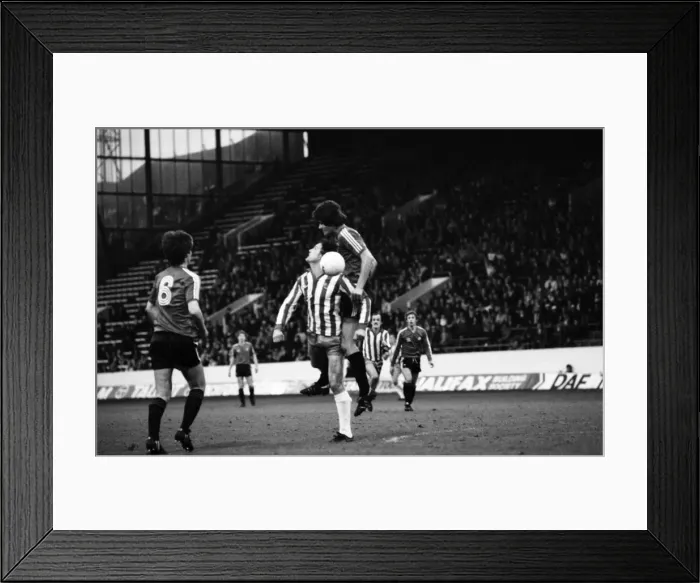 Framed Print : English League Division Two match. Sheffield Wednesday 1 v Queens Park Rangers 3 Framed Print : English League Division Two match. Sheffield Wednesday 1 v Queens Park Rangers 3