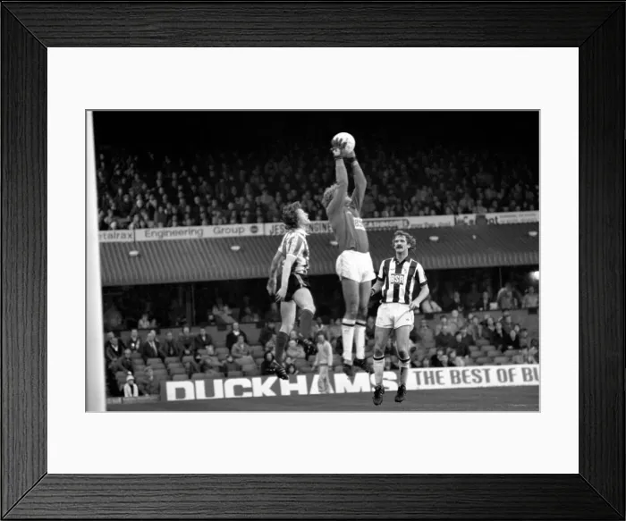 Framed Print : English League Division One match. West Bromwich Albion 1 v Stoke City 2 Framed Print : English League Division One match. West Bromwich Albion 1 v Stoke City 2