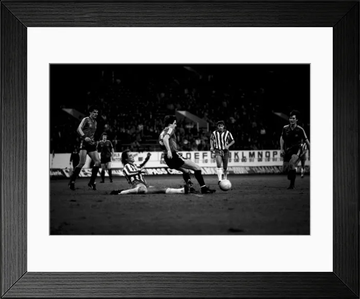 Framed Print : English League Division Two match. Sheffield Wednesday 1 v Queens Park Rangers 3