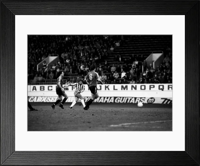 Framed Print : English League Division Two match. Sheffield Wednesday 1 v Queens Park Rangers 3 Framed Print : English League Division Two match. Sheffield Wednesday 1 v Queens Park Rangers 3