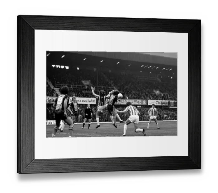 Framed Print : English League Division One match. Stoke City 0 v Southampton 2