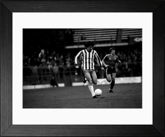 Framed Print : English League Division Two match. Sheffield Wednesday 1 v Queens Park Rangers 3